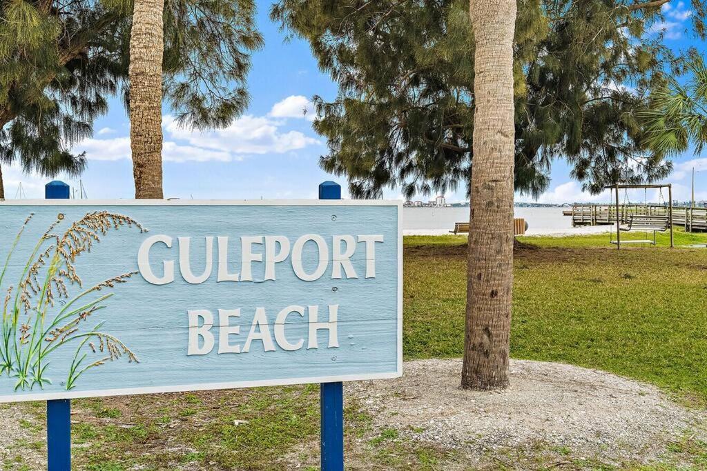 Quaint Gulfport Beach Bungalow San Petersburgo Exterior foto